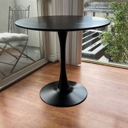 Black Tulip Table – Matte Black – 31.5” Round – Priced to Sell
