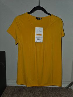 Women’s Yellow Short Sleeve Top Size Small New