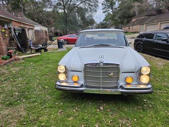 1972 Mercedes-Benz 230.4