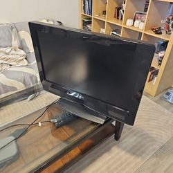 VIZIO TV VW32L HDTV40A “32 INCH"