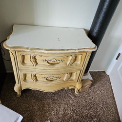 Antique 2 drawer dresser