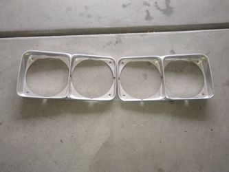 1972 Cutlass headlight trim