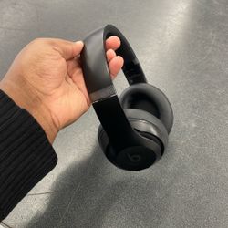 Black Studio Pro Beats