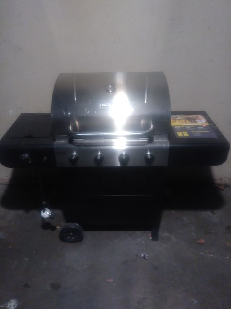 Char-Broil Propane BBQ