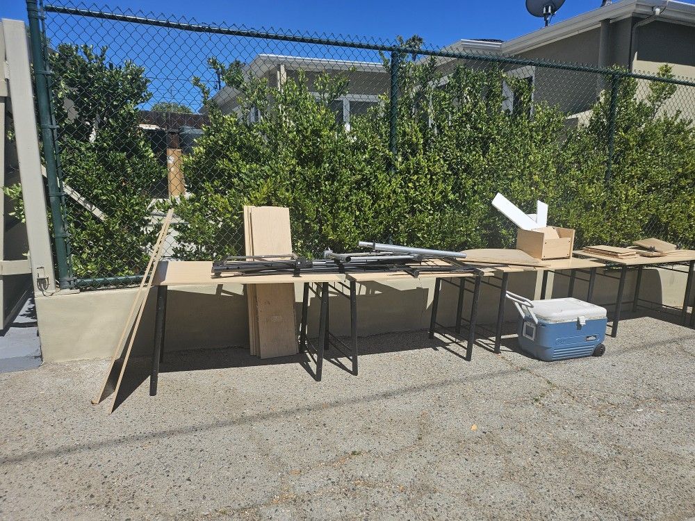 Curb Alert - Tables, Desks