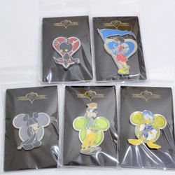 Kingdom hearts Pins