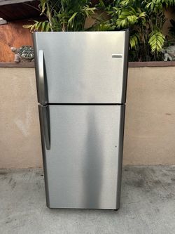 Frigidaire Fridge Silver 20cu Ft 30x32x68🛑👍3 MONTHS WARRANTY