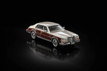 Turning Crush 1:64 1985 Cadillac Seville Brown Diecast