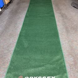 Odyssey Gold Putting Green (with Free Golf Balls)