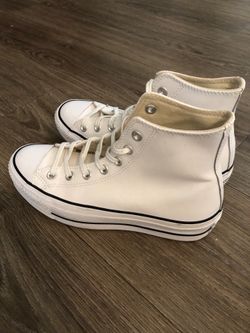 Converse Chuck Taylor All Star Leather High Tops – Women’s Size 7 – White