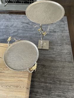 Decorative End Table With Tray