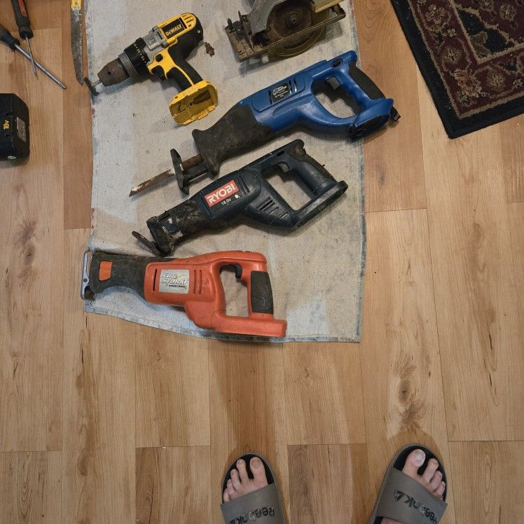 Misc Tool Bundle Dewalt.  Ryobi And More 