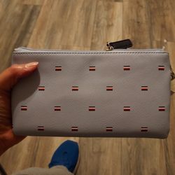 Tommy Hilfiger New Purse