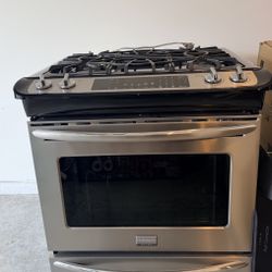 Frigidaire Gallery 30-inch Slide-In Range