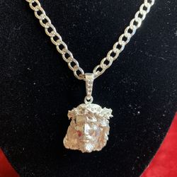Sterling Silver .925 Diamond Cut Chain & Jesus Pendant 