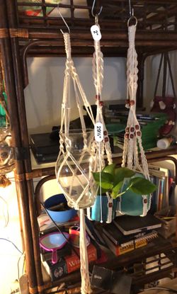 Macrame planter hanger