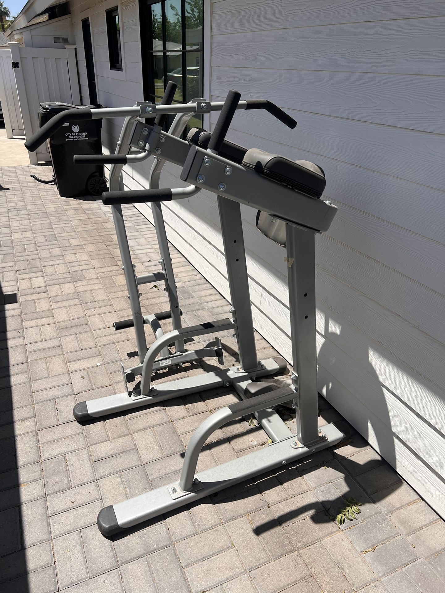 Dip & Pull Up Machine