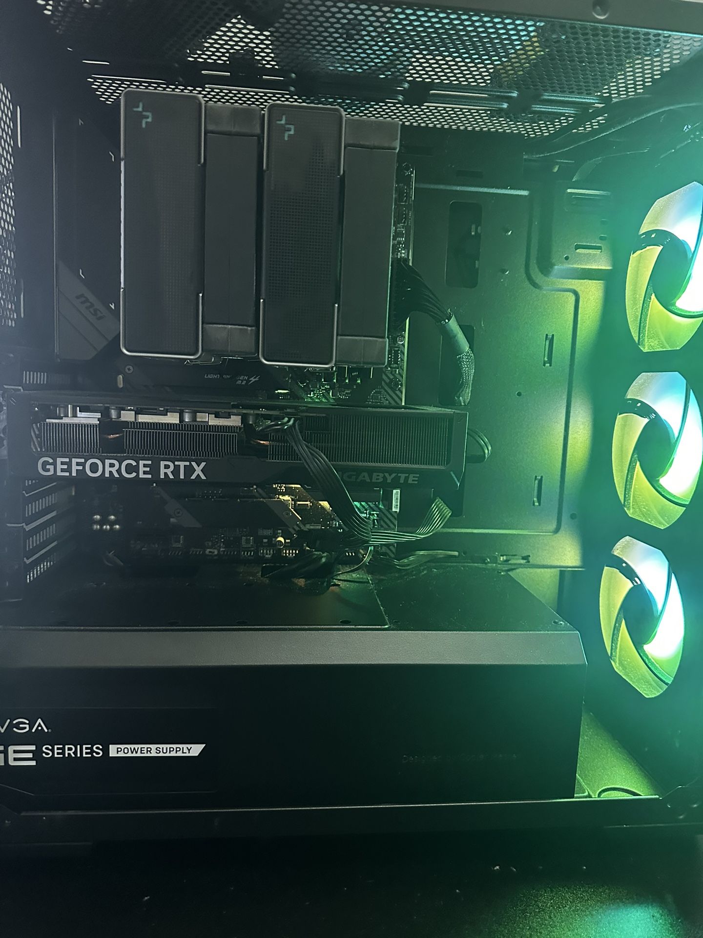 AMD Ryzen 7 5800X 8-Core Nvidia GeForce 4070 16GB DDR4 Ram Samsung SSD 870 1TB