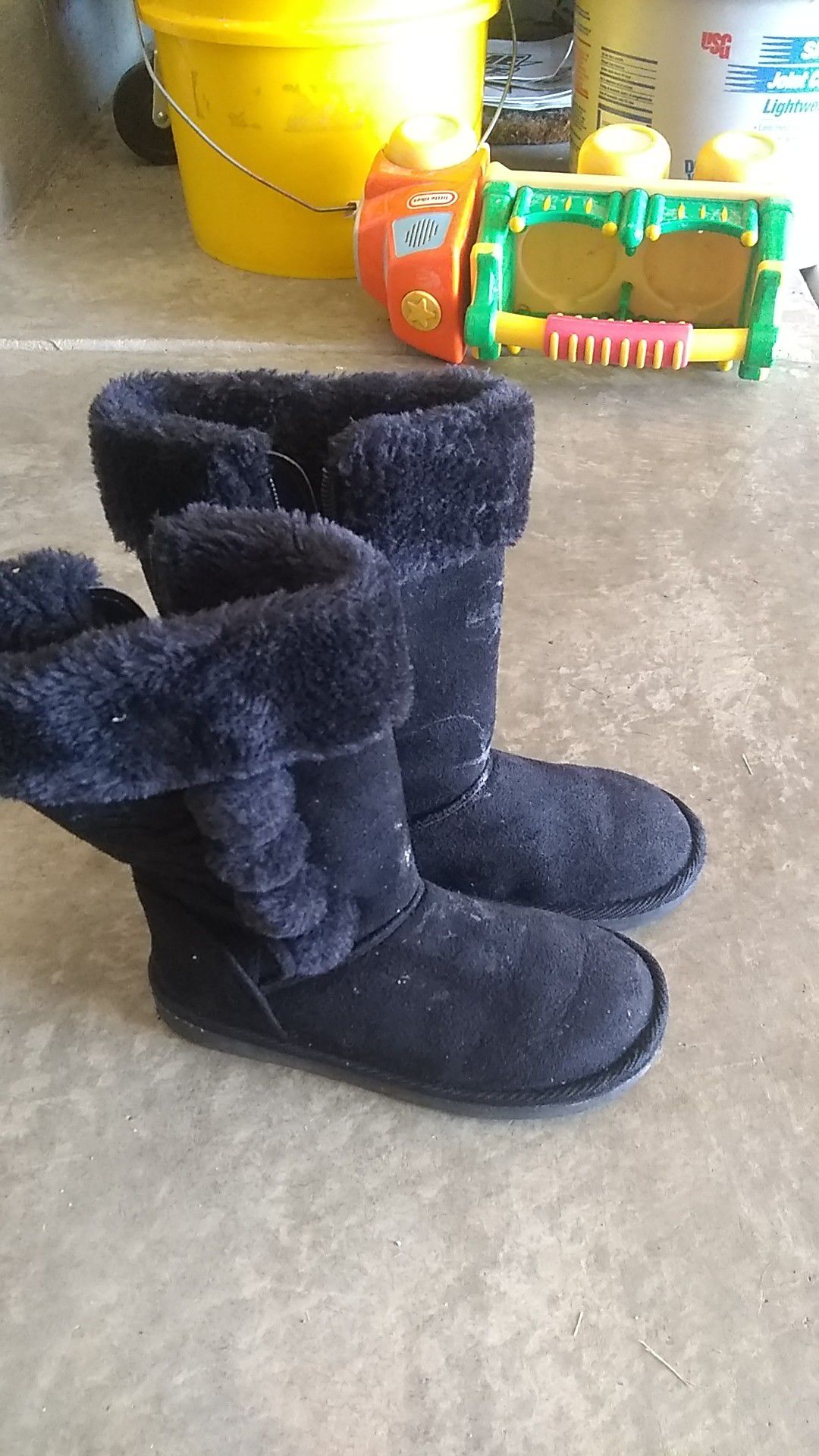 Girls size 12 black boots