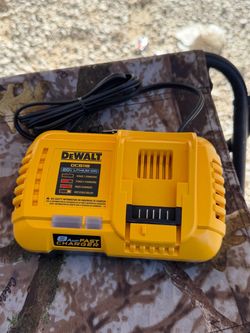 BRANDNEW 8amp fast charger