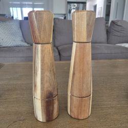 2 IKEA Intressant Spice Mills/Grinders