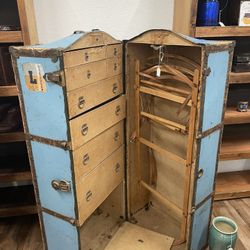Absolutely Beautiful, Unique And Hard To Find Steamer Trunk
