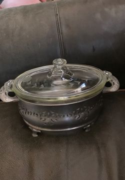 Vintage Pyrex casserole dish/Reduced