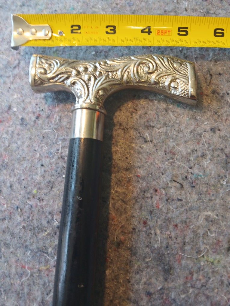 Vintage walking stick Silver Brass Derby Handle Cane Wooden Style Black Handmade
This vintage walking stick features a classic silver and brass Derby