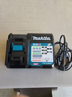 Makita 40v Charger New