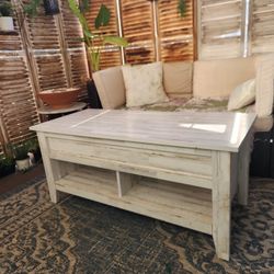 Coffee Table With A Lift Top