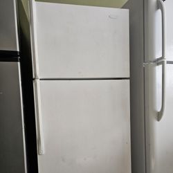 Frigidare Refrigerator Working Perfectly Fine Very Clean Super Capacity I Can Deliver To You 90 Days Warranty 