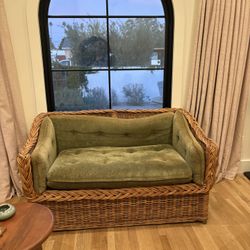 Vintage rattan couch 