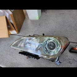 2011 Infiniti Headlight Driver Side 