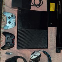 Microsoft Xbox One with 2 Controllers & 2 Headsets