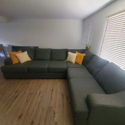 Pruitt's Sectional - STACIA