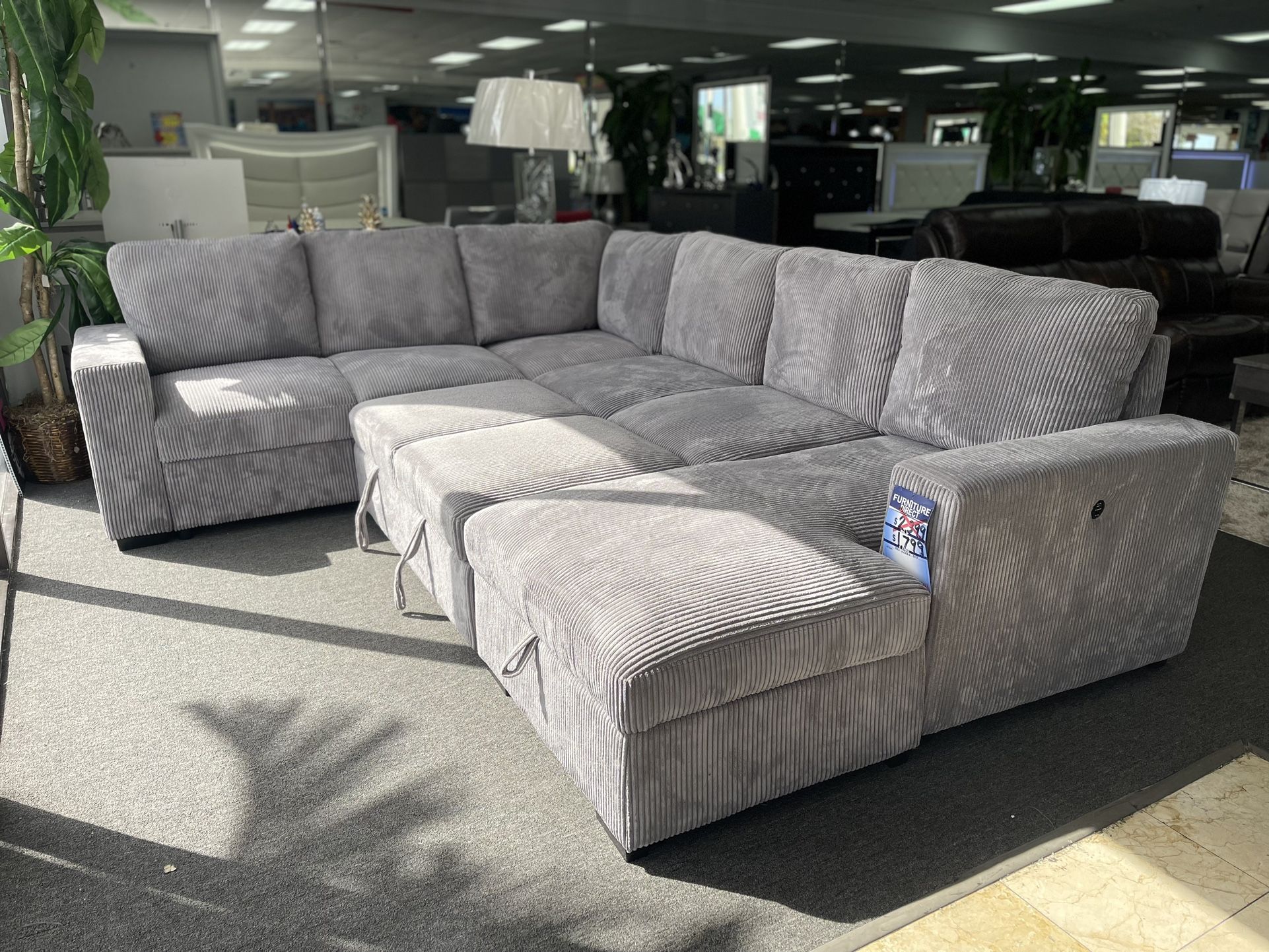 PRICE DROP‼️Gorgeous Grey Pull Out Sleeper Sectional On Sale $1299