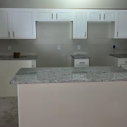 Back Splash Of Quartz And Island 