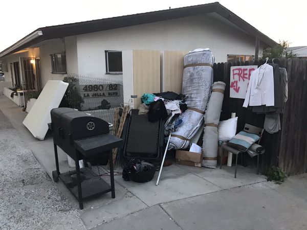 Free stuff! Curb alert! for Sale in San Diego, CA - OfferUp