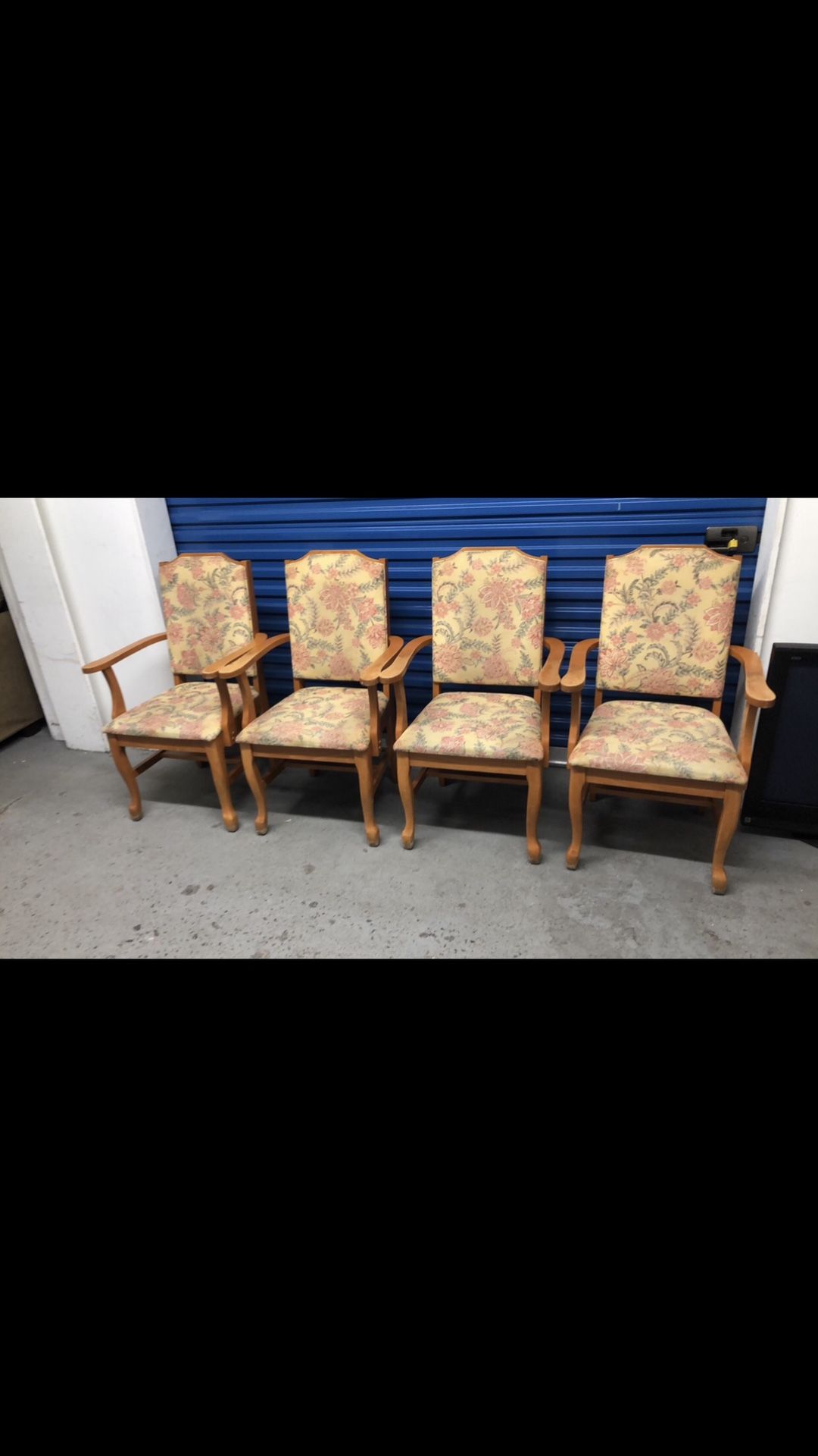 4 Strong waiting room chairs