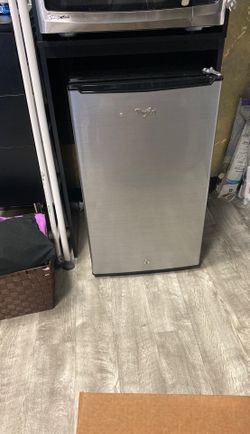 Whirlpool Mini Refrigerator