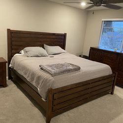 King Size Bedroom Set/ Solid Wood