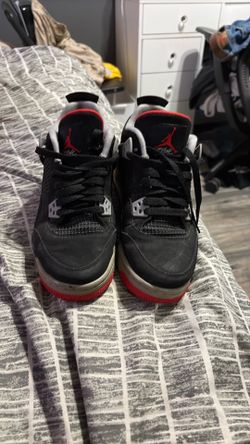 Air Jordan Bred 4’s Size 7Y