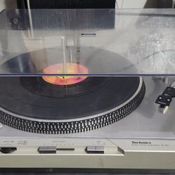 Technics SL-D5 Turntable