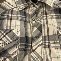 Men’s Large BKE – Buckle Short Sleeve Athletic Fit Cream And Khaki Color Shirt