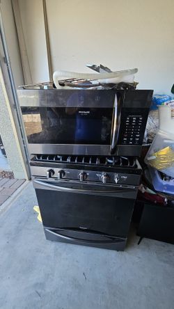 Frigidaire Kitchen Set