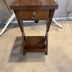 End Table with power