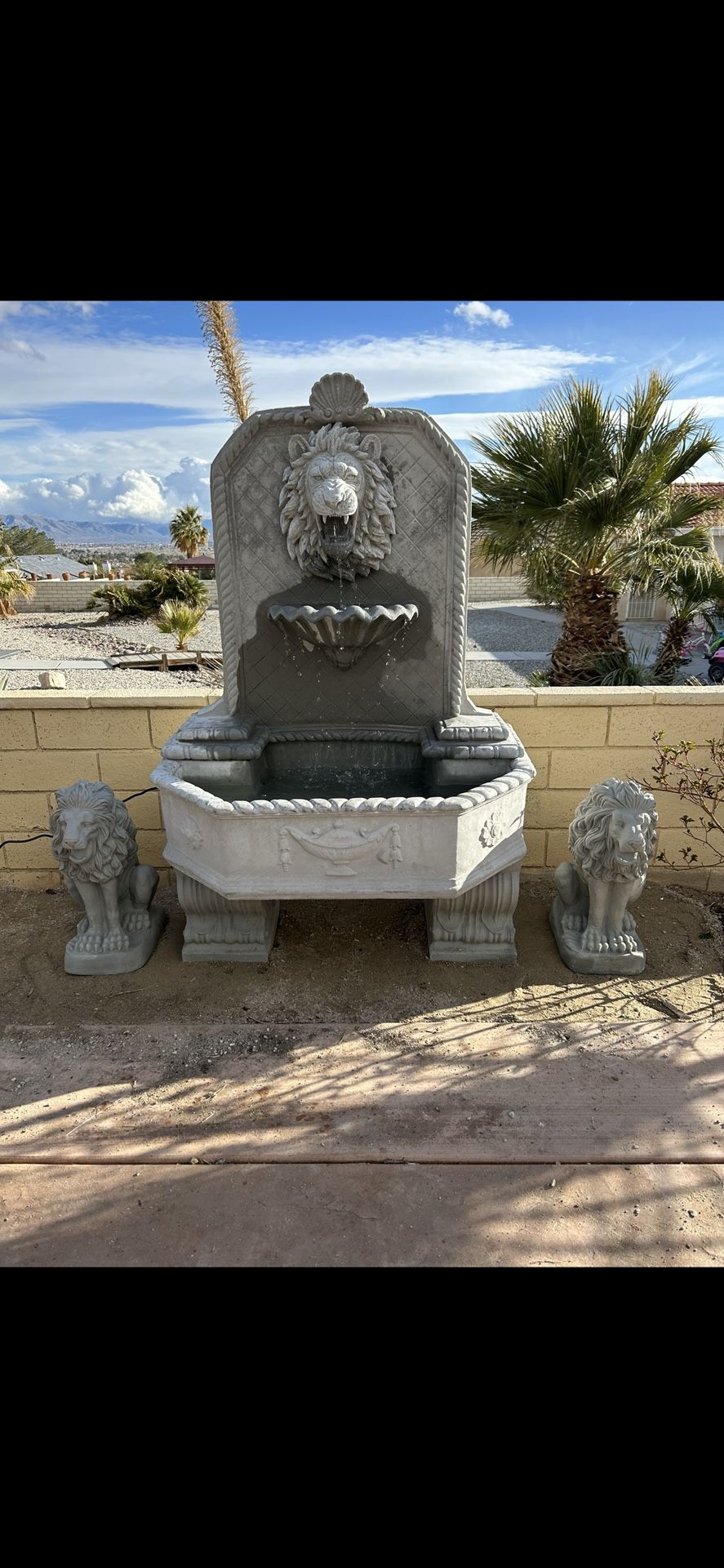 New Fountain With Lion Statues On The Side Made Out Of Cement Perfect Gift 