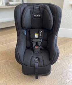 Nuna RAVA Convertible Car Seat - Excellent Condition!