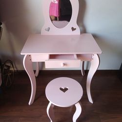 Kids Vanity Table With Stool 
