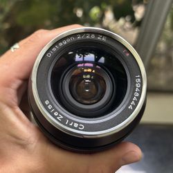 Zeiss Distagon 28mm F/2 ZE (EF Mount Lens)